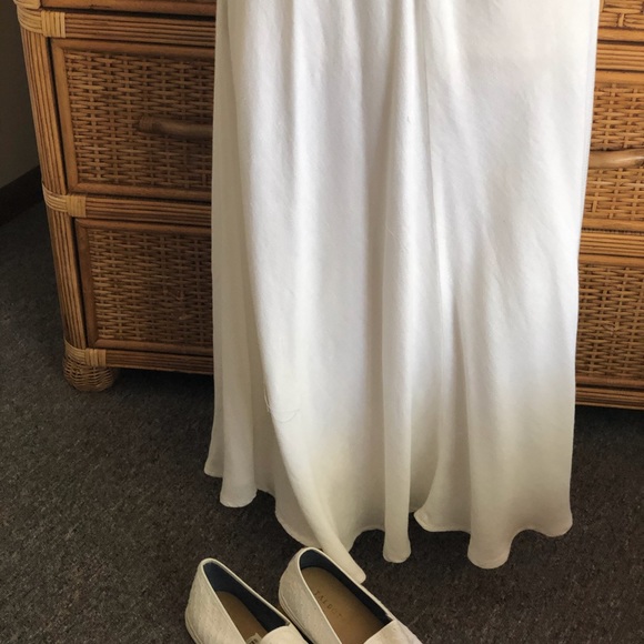 Eileen Fisher Bias cut. Designed to accentuate curves. - Picture 8 of 16